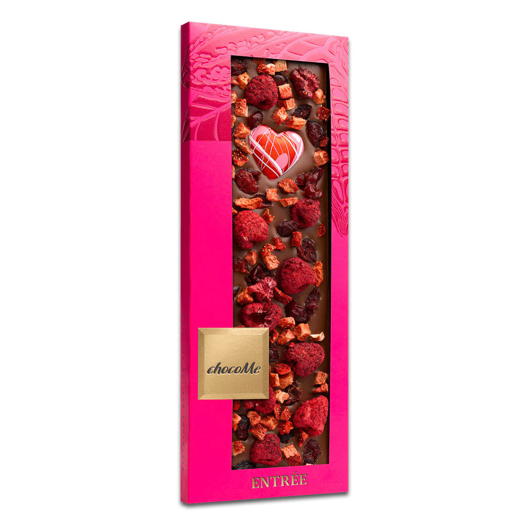 chocoMe - Chocolate ao Leite 43% com Cranberry, Framboesa Inteira, Coração de Chocolate Branco e Pedaços de Morango 2x110g